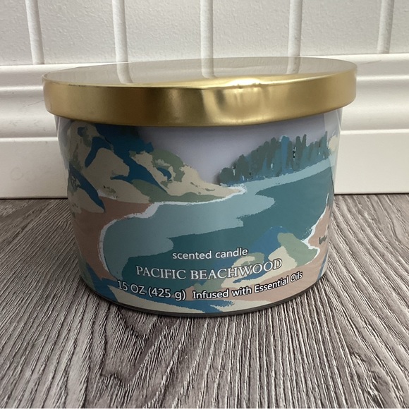 Pacific Beachwood 3-wick Candle - Picture 3 of 6